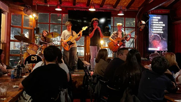 Bebidas + Jam Session en el Intruso Bar