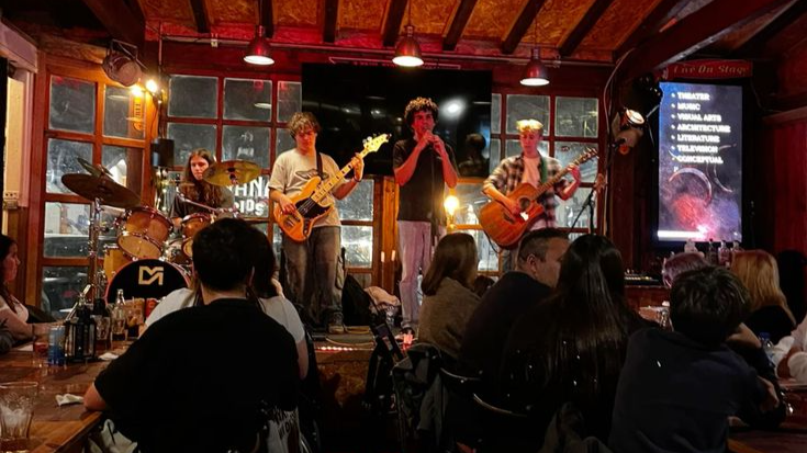Noite de Música ao Vivo no New Fizz